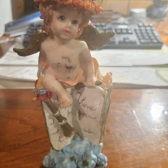 BABY CHEBUR WITH WINGS ON TOP OF BOOK - Picture 1 of 4
